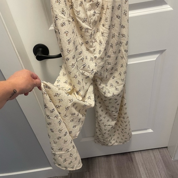 17. Sienna Sky size xs jumper - Picture 2 of 4